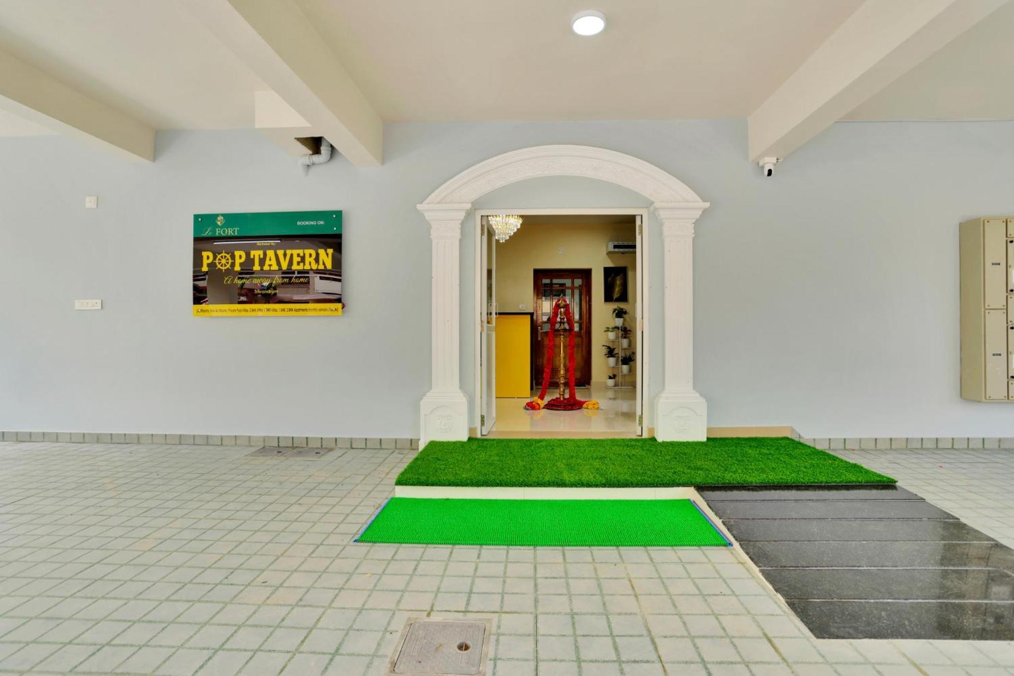 Super Collection O Lefort Luxe By Poptavern Thiruvananthapuram Exteriör bild